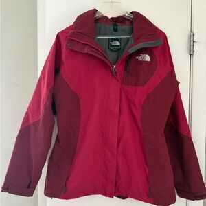 The North Face Women's Two-Tone Red Ski Jacket Large Women’s